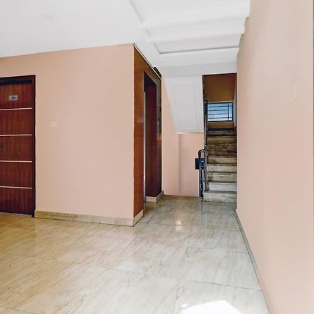 Oyo Townhouse 82047 Srk Live Inn Castle Near Ragigudda Sri Prasanna Anjaneyaswamy Temple Μπανγκαλόρ Εξωτερικό φωτογραφία